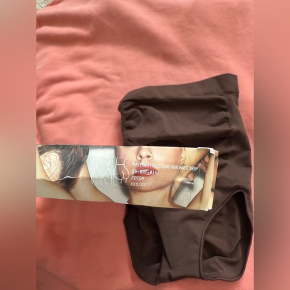 Skims Maternity Sculpting High Waist Brief - Picture 4 of 4